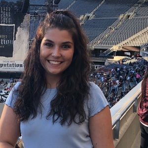 Meet your Posher, Madi